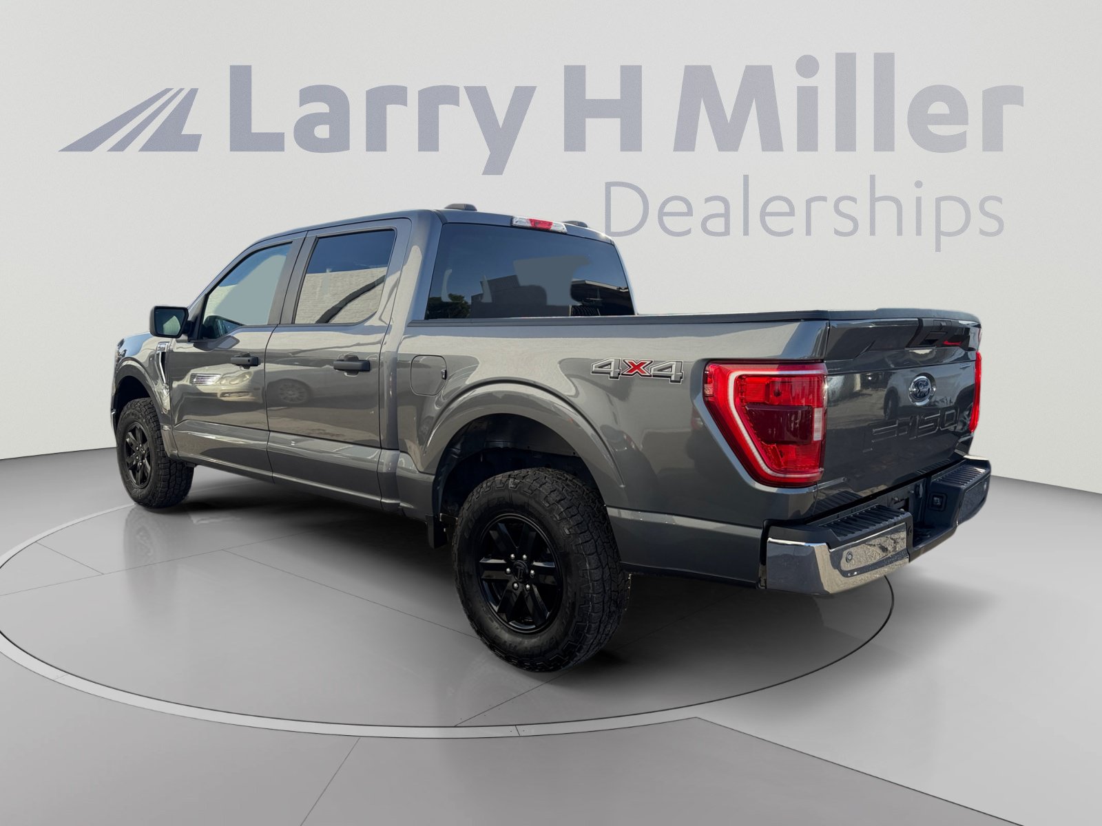 Used 2023 Ford F150 XLT AWD/4WD image 3
