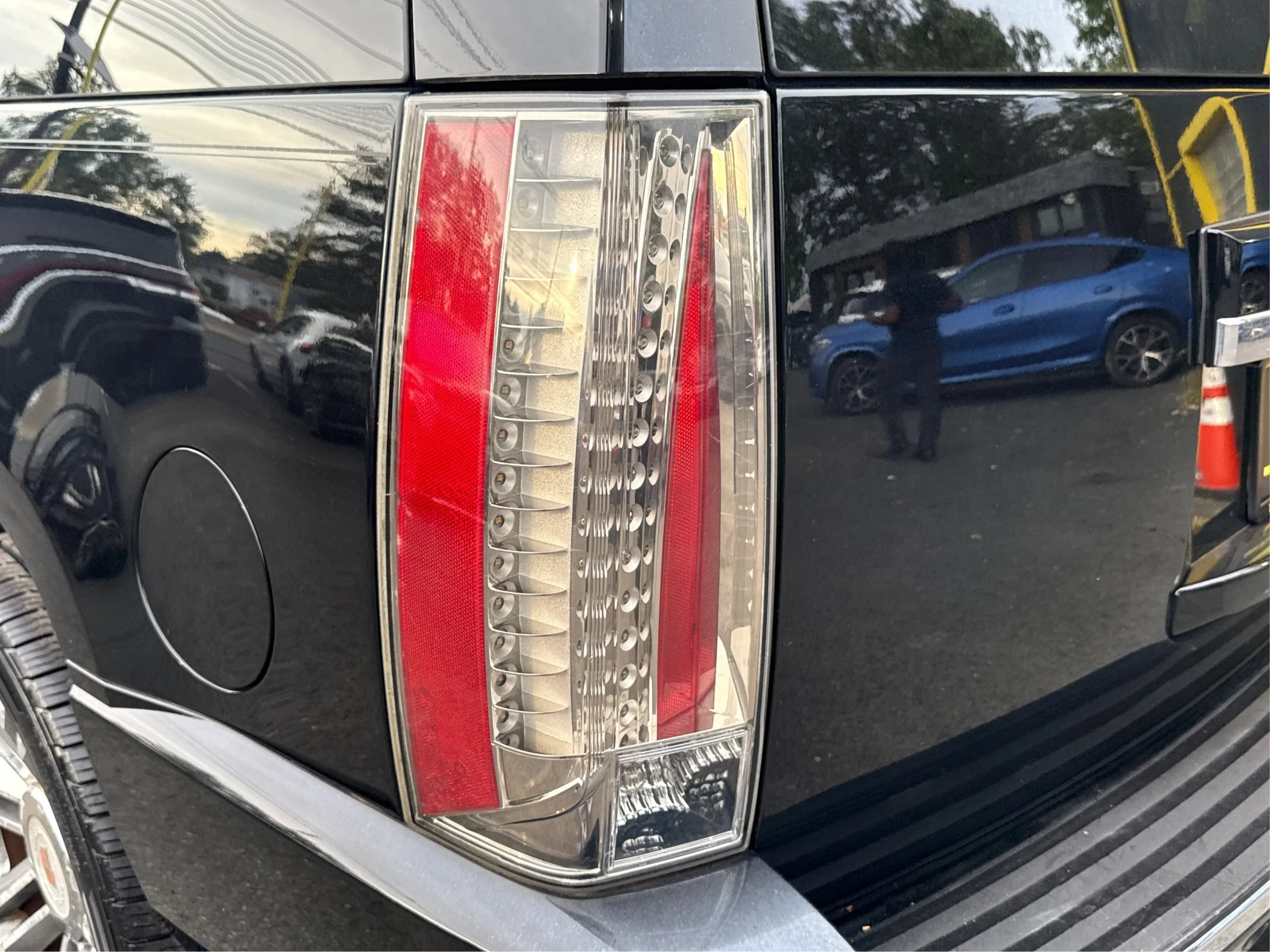 Used 2014 Cadillac Escalade Premium AWD/4WD image 27