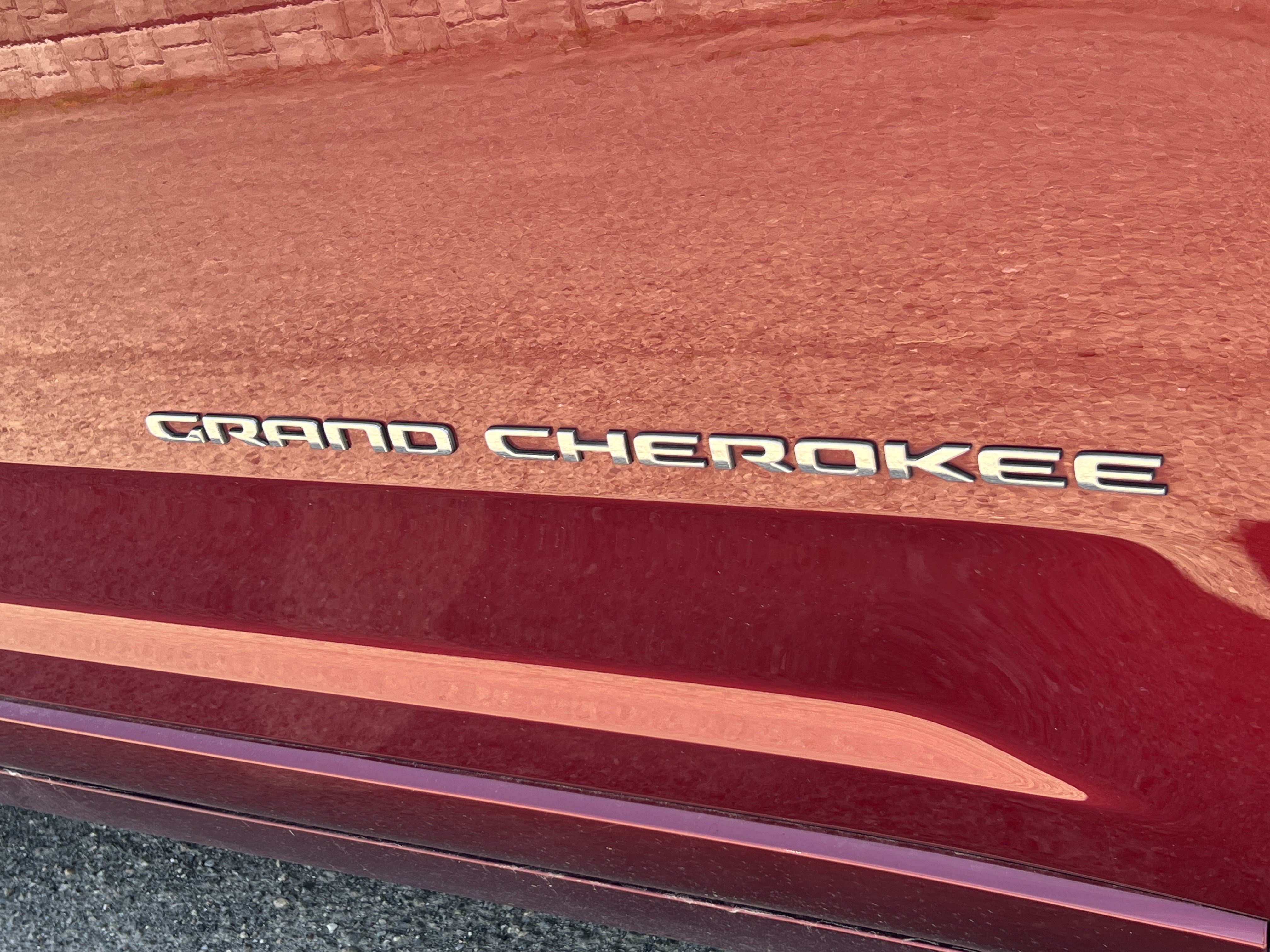 Used 2023 Jeep Grand Cherokee Overland AWD/4WD image 9