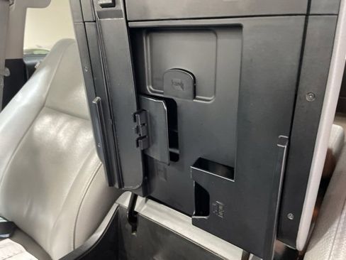 Used 2014 Toyota Sequoia Platinum image 31