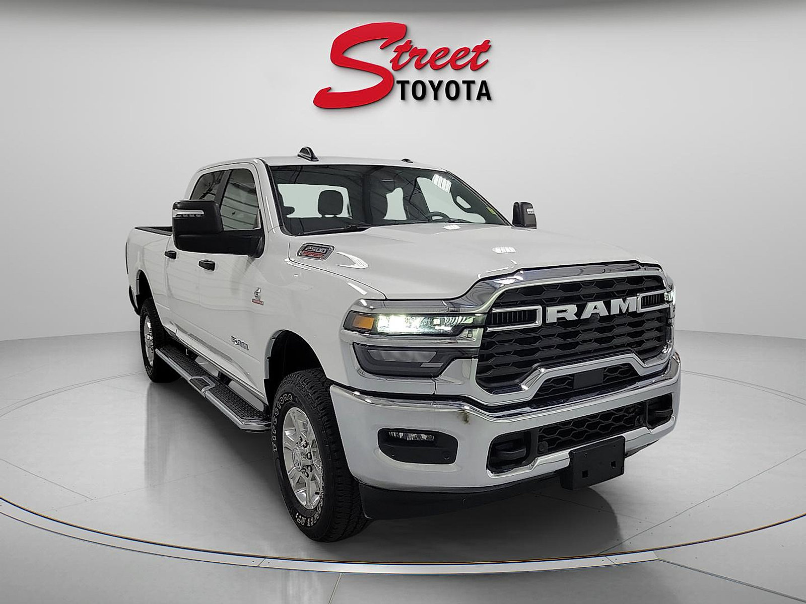 Used 2026 RAM 2500 Big Horn AWD/4WD image 5