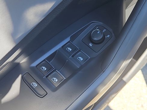 New 2026 Volkswagen Jetta SE FWD image 7