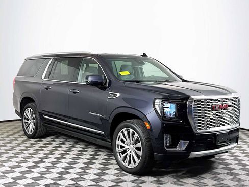 Used 2023 GMC Yukon XL Denali w/ Max Trailering Package image 3