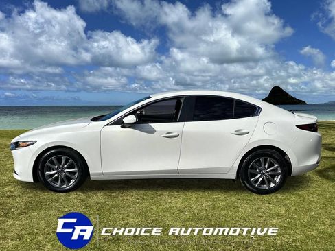 Used 2020 MAZDA MAZDA3 Sedan FWD image 3