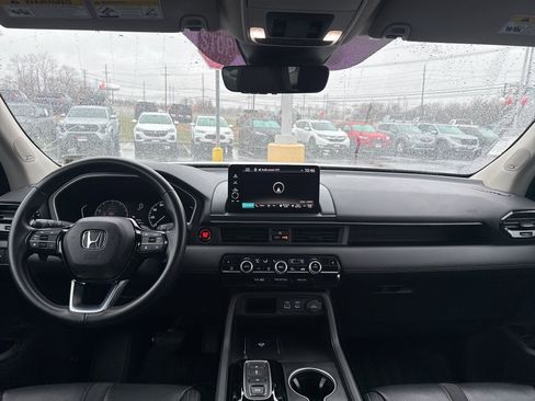 Used 2023 Honda Pilot Touring image 19