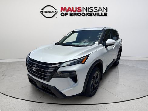 Used 2026 Nissan Rogue SV FWD image 4