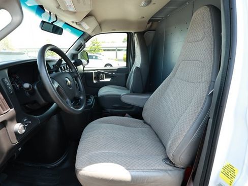 Used 2021 Chevrolet Express 2500 RWD image 20