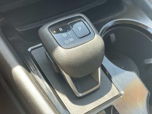 Used 2022 Nissan Rogue SV AWD/4WD image 20