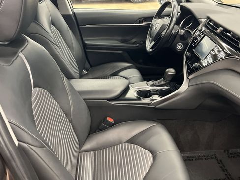 Used 2019 Toyota Camry SE image 25