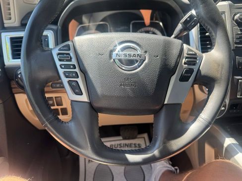 Used 2017 Nissan Titan SL AWD/4WD image 20