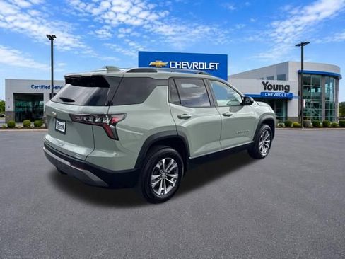 Used 2025 Chevrolet Equinox LT w/ Convenience Package II AWD/4WD image 7