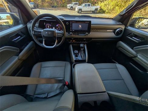 Used 2024 Chevrolet Colorado ZR2 w/ ZR2 Convenience Package III image 32