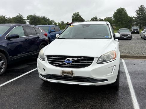 Used 2015 Volvo XC60 T6 w/ Proximity Package AWD/4WD image 4