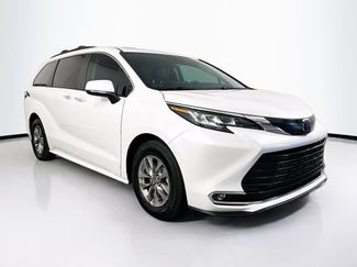 Used 2023 Toyota Sienna XLE FWD video 2