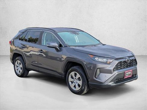 Used 2021 Toyota RAV4 LE image 3