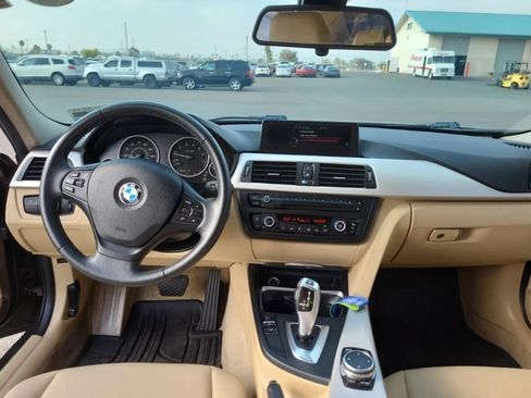 Used 2015 BMW 320i xDrive Sedan AWD/4WD image 4