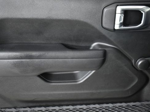 Used 2022 Jeep Gladiator Sport image 21