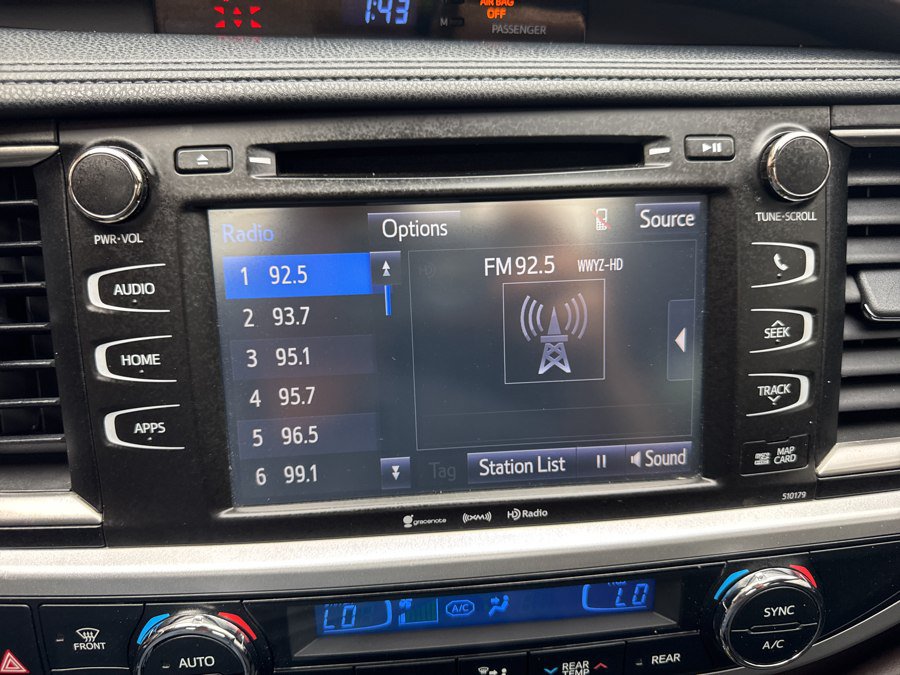 Used 2018 Toyota Highlander XLE AWD/4WD image 25