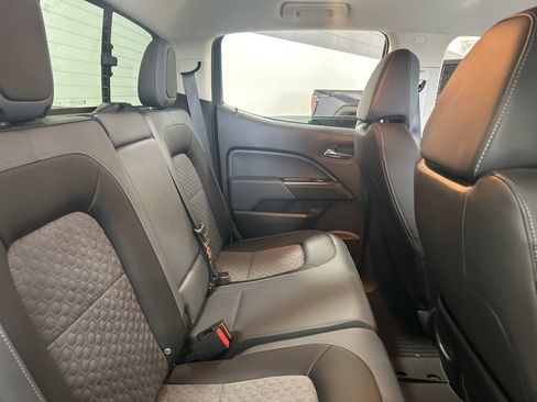 Used 2022 Chevrolet Colorado Z71 w/ Z71 Midnight Edition image 14