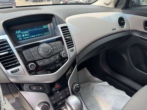 Used 2012 Chevrolet Cruze LS image 10