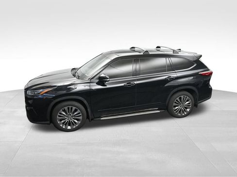 Used 2021 Toyota Highlander Platinum FWD image 18