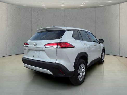 Used 2025 Toyota Corolla Cross L FWD image 4