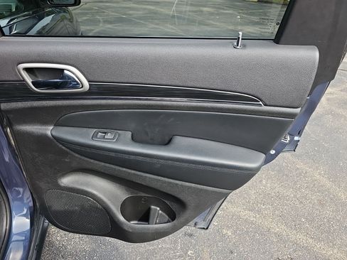 Used 2020 Jeep Grand Cherokee Limited AWD/4WD image 15