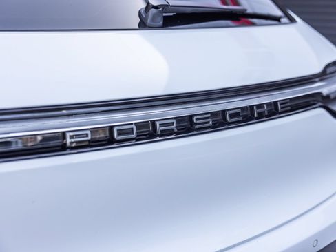 Certified 2024 Porsche Macan Turbo AWD/4WD image 30