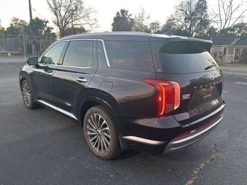 Used 2024 Hyundai Palisade Calligraphy image 3
