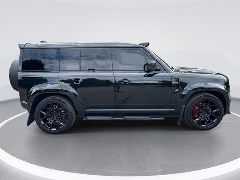Used 2024 Land Rover Defender 110 V8 AWD/4WD image 9