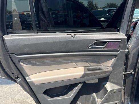 Used 2022 Volkswagen Atlas SE w/ Panoramic Sunroof Package AWD/4WD image 5
