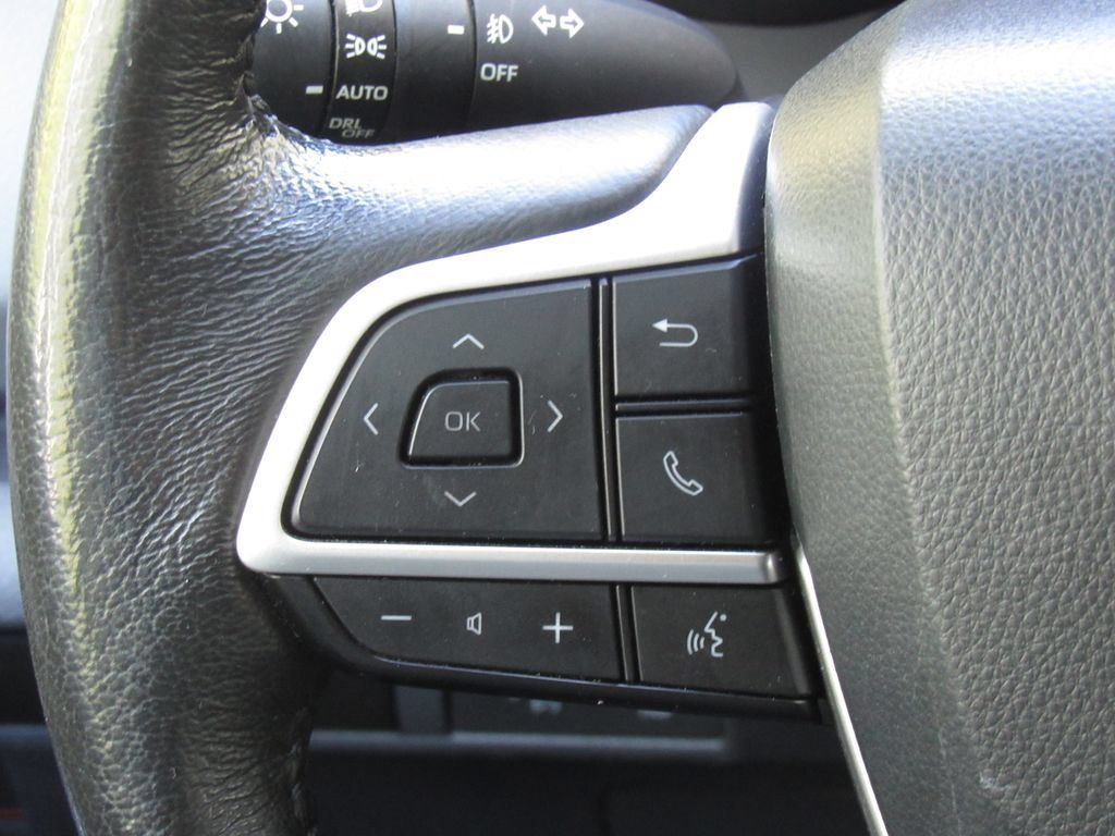 Certified 2024 Toyota Sienna XLE FWD image 27