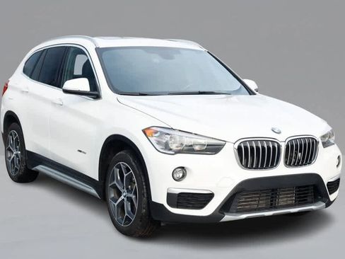 Used 2018 BMW X1 xDrive28i image 3