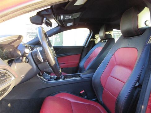 Used 2019 Jaguar XE Landmark Edition image 23