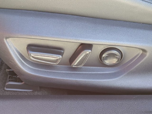 Used 2025 Toyota Camry XSE FWD image 19