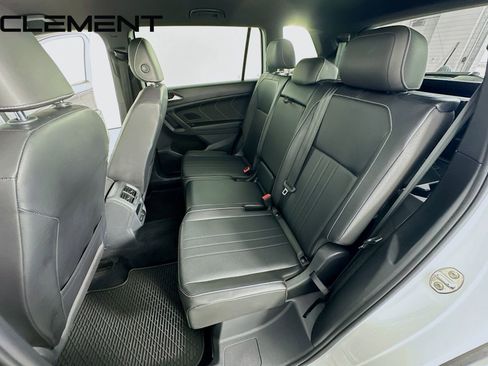 Used 2022 Volkswagen Tiguan SE R-Line image 32