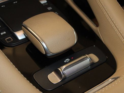 Used 2025 Mercedes-Benz GLS 450 4MATIC image 39