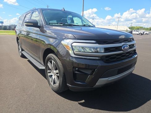 Used 2023 Ford Expedition Max XLT RWD image 1
