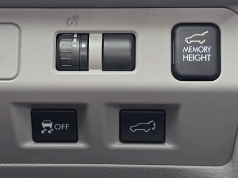 Used 2015 Subaru Forester 2.5i Touring AWD/4WD image 17