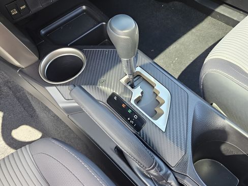 Used 2014 Toyota RAV4 XLE FWD image 16