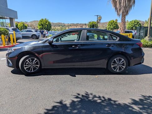 Used 2023 Kia Forte LXS FWD image 5