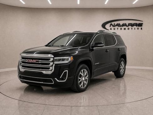 Used 2023 GMC Acadia SLT w/ Preferred Package FWD image 3