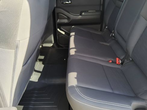 Used 2022 Nissan Frontier SV RWD image 26
