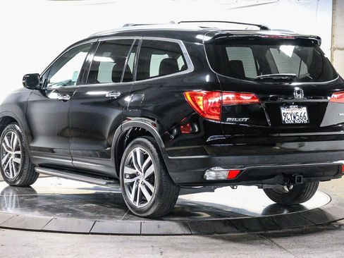 Used 2017 Honda Pilot Touring image 2