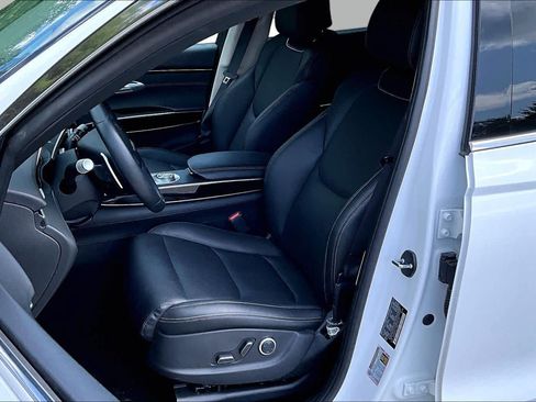 Used 2025 Genesis GV70 2.5T AWD/4WD image 9