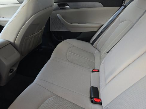 Used 2019 Hyundai Sonata SE FWD image 12