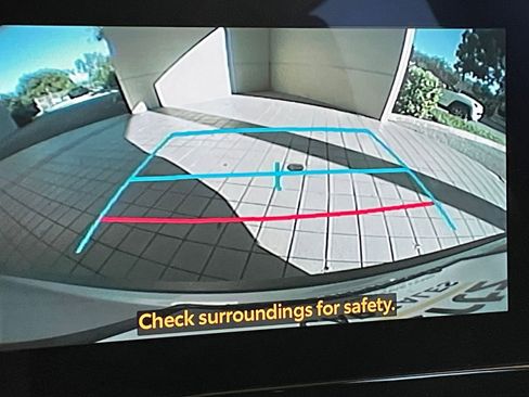 Used 2025 Toyota Corolla Cross LE image 17