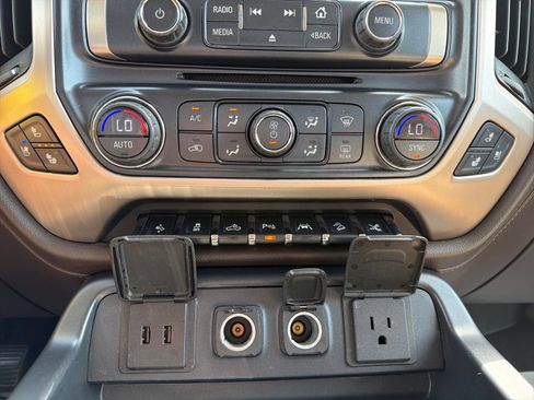 Used 2018 GMC Sierra 1500 Denali w/ Denali Ultimate Package AWD/4WD image 21