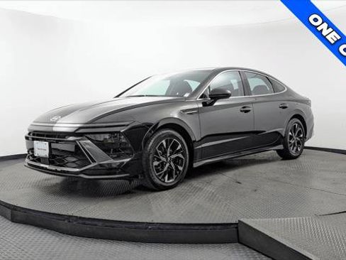 Used 2024 Hyundai Sonata SEL FWD image 2