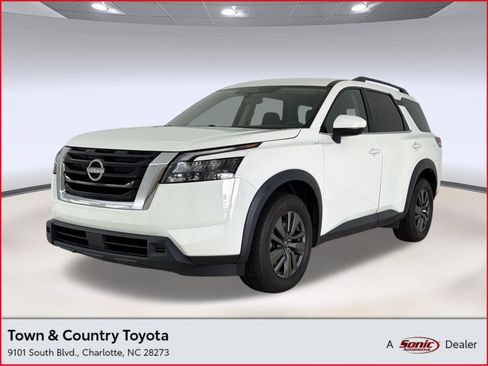 Used 2023 Nissan Pathfinder SV AWD/4WD image 1